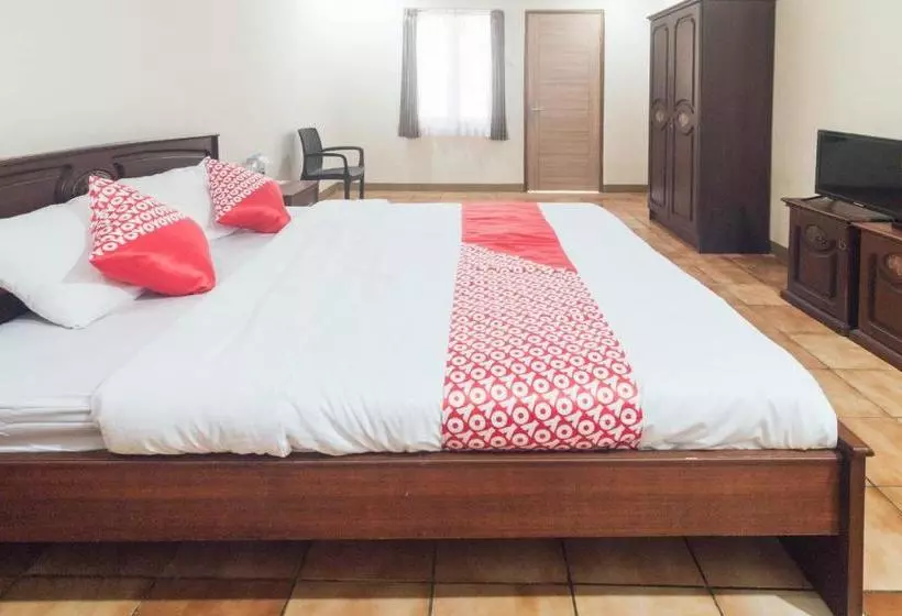 Hotelli Oyo 1688 Collin Beach