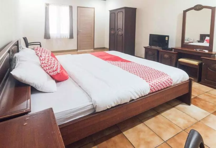 Hotelli Oyo 1688 Collin Beach