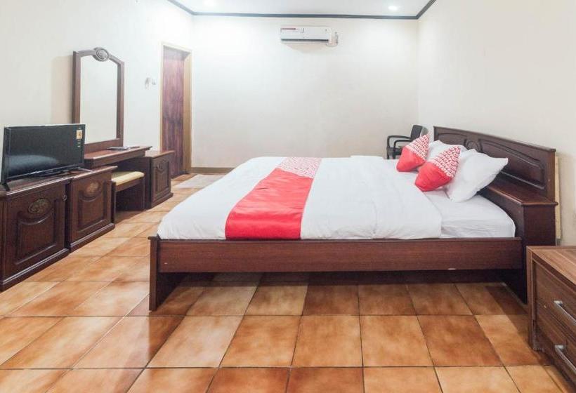 בית מלון כפרי Oyo 1688 Collin Beach