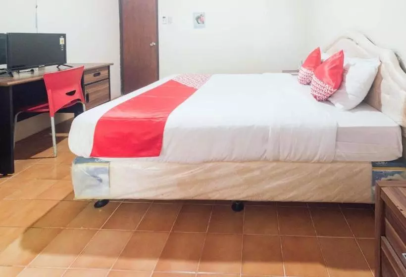 Hotelli Oyo 1688 Collin Beach