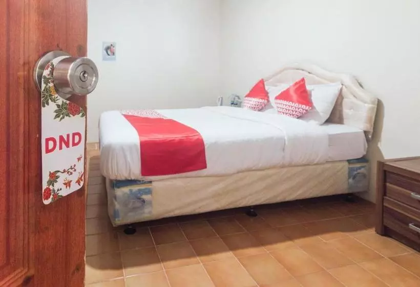 Hotelli Oyo 1688 Collin Beach