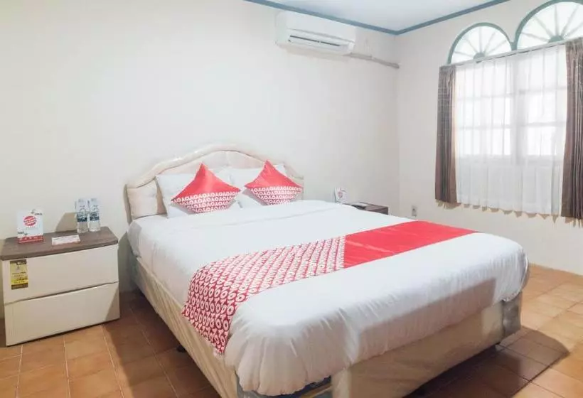 Hotelli Oyo 1688 Collin Beach