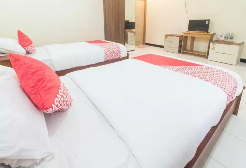 Hotelli Oyo 1688 Collin Beach