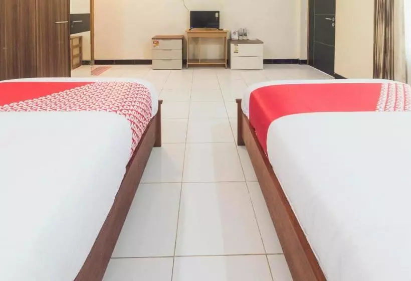 Hotelli Oyo 1688 Collin Beach