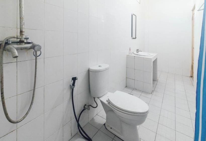 בית מלון כפרי Oyo 1688 Collin Beach