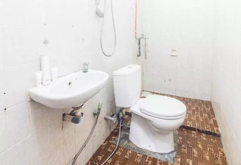 Hotelli Oyo 1688 Collin Beach