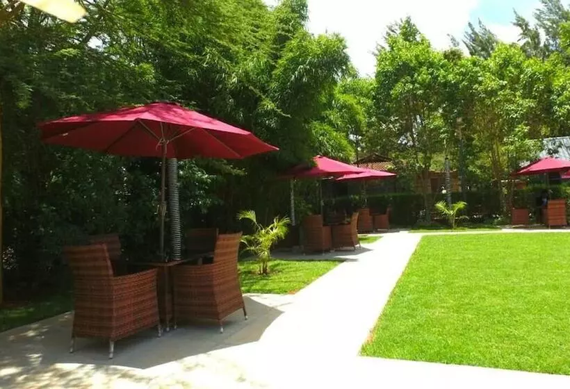 The Noble Hotel And Conference Center