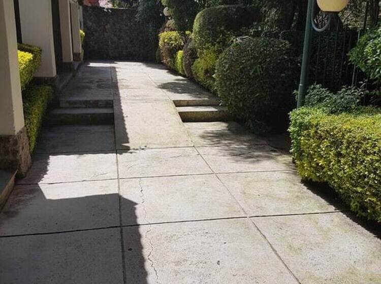 The Noble Hotel And Conference Center