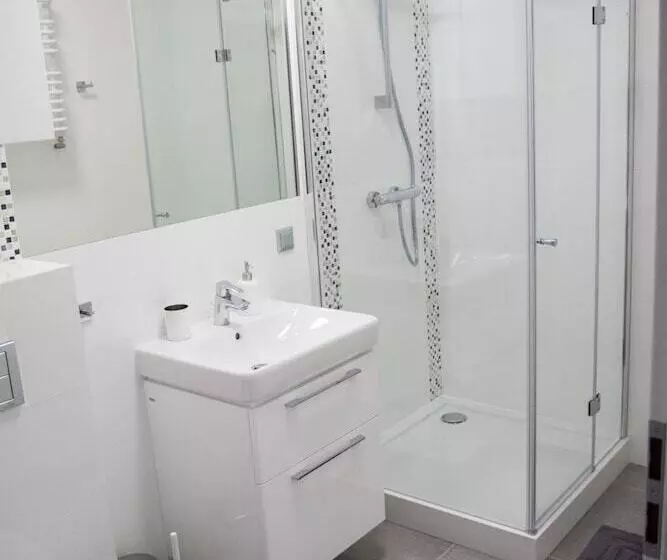 ホテル Apartament F&j