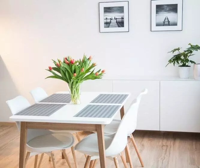 ホテル Apartament F&j