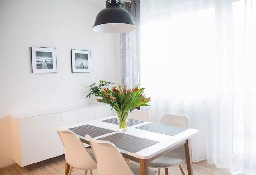 ホテル Apartament F&j