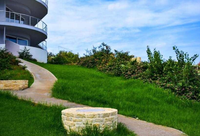 בית מלון כפרי Atali Grand Resort