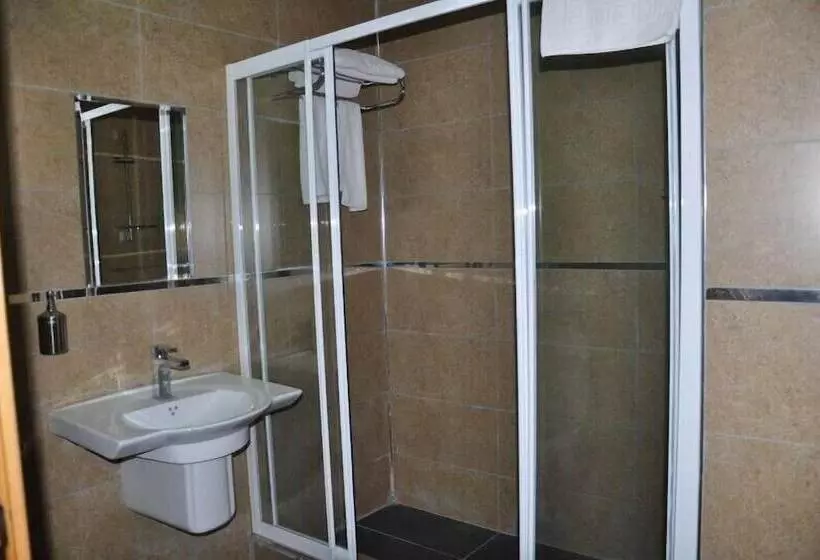 هتل Bahas