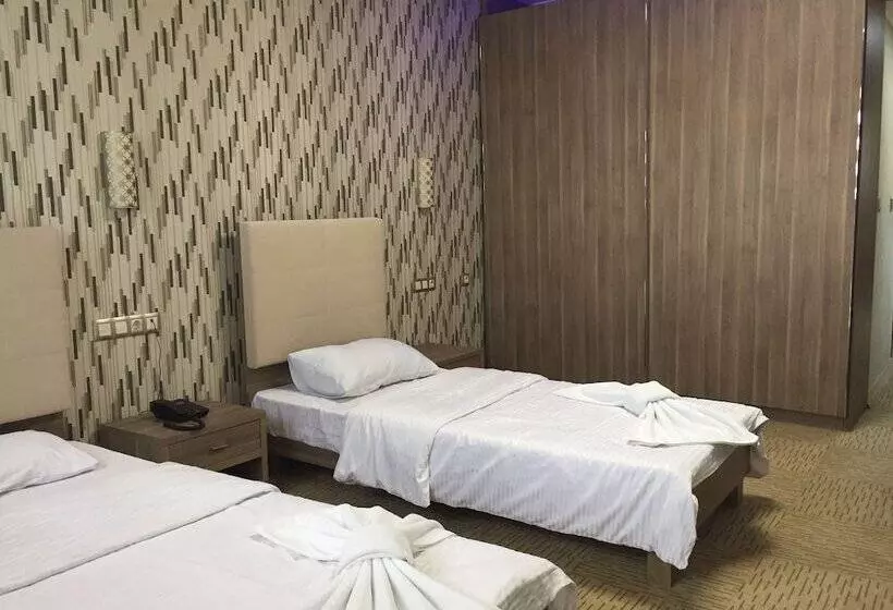 هتل Bahas
