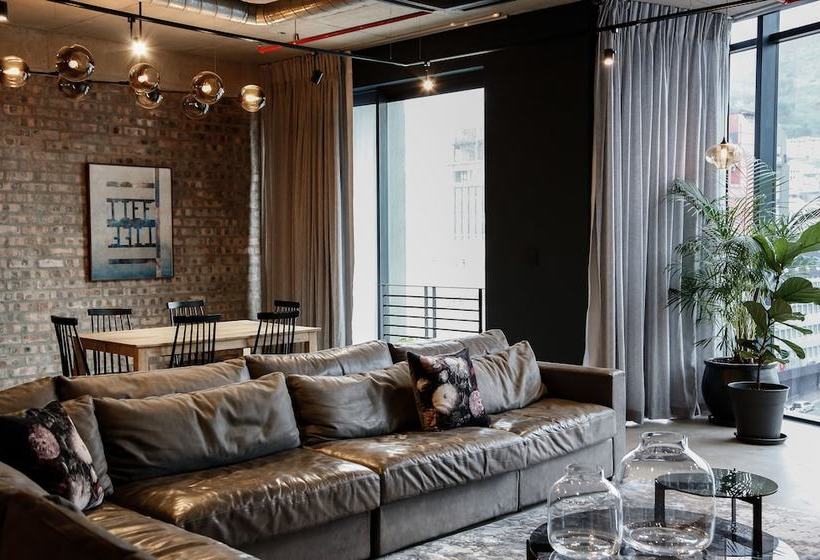 Hotel Cartel House On Loop