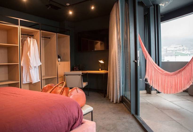 Hotel Cartel House On Loop