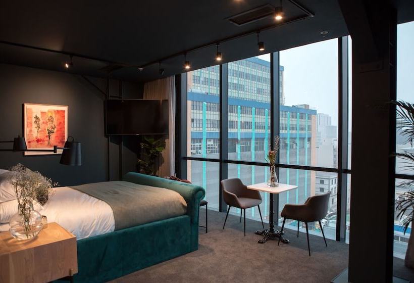 Hotel Cartel House On Loop