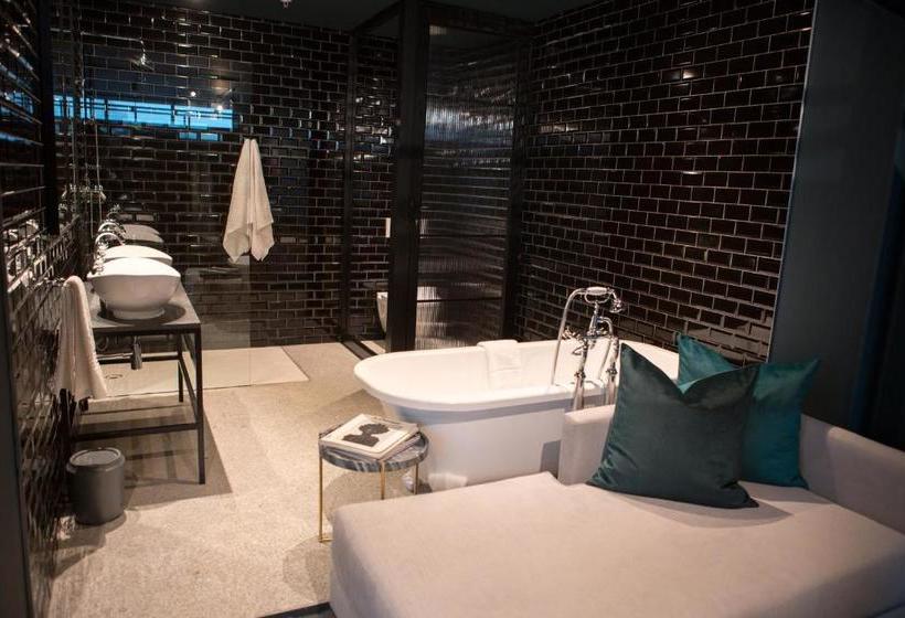 Hotel Cartel House On Loop