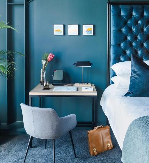 Hotel Cartel House On Loop