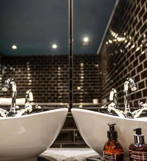 Hotel Cartel House On Loop