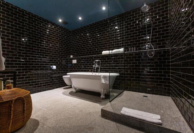 Hotel Cartel House On Loop