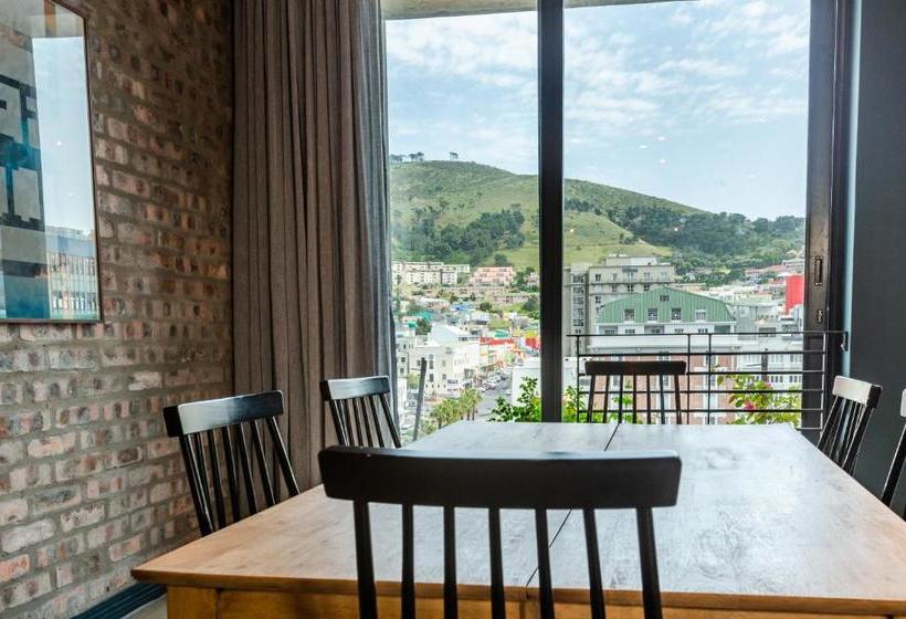 Hotel Cartel House On Loop