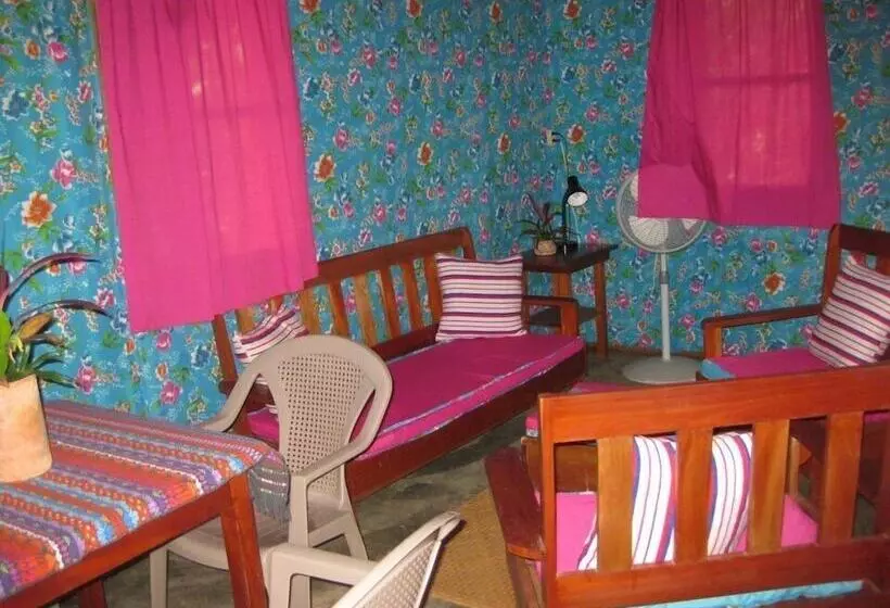هتل Clarissa Falls Resort