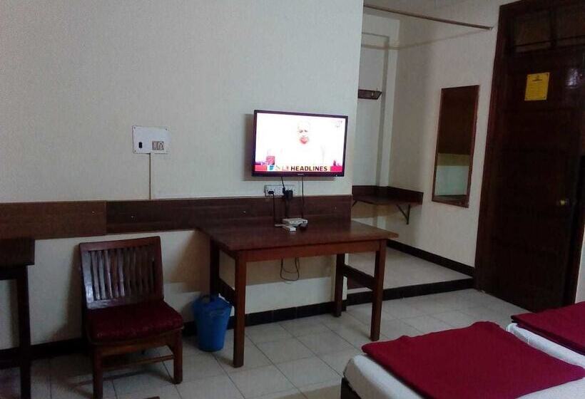 هتل Iroomz  Samrat Ashok