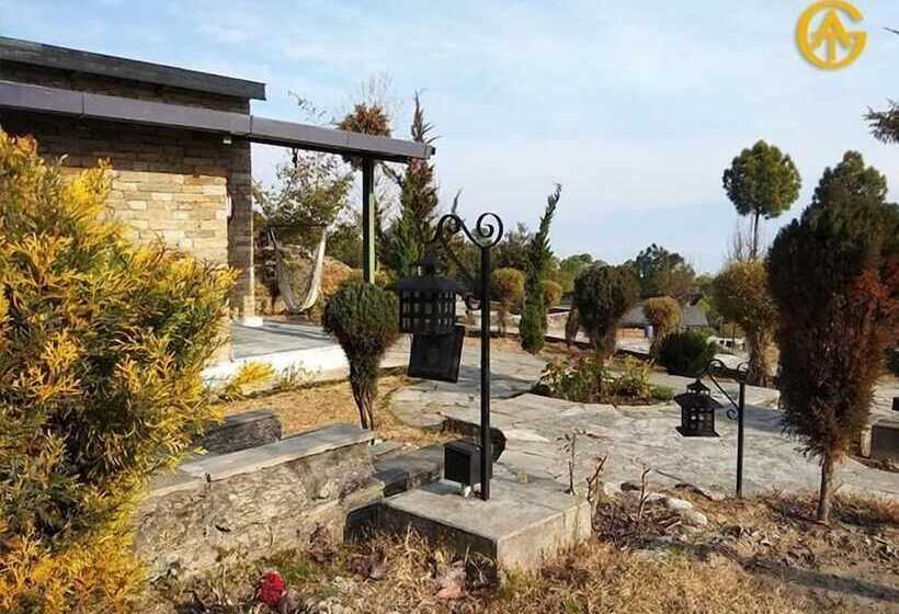 בית מלון כפרי Queens Meadows By Sunshine & Smiles