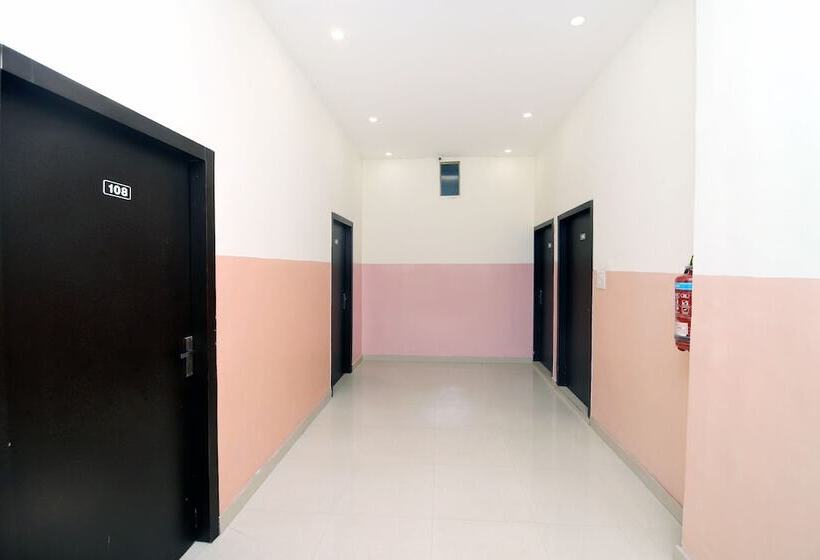 هتل R2d By Oyo Rooms