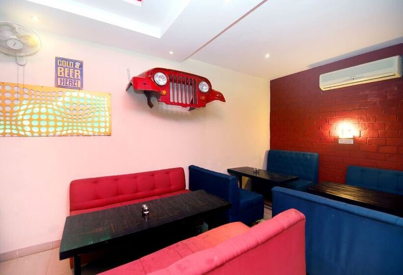 هتل R2d By Oyo Rooms