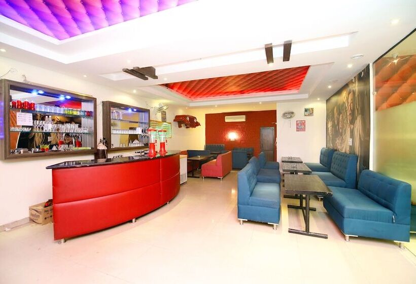 هتل R2d By Oyo Rooms