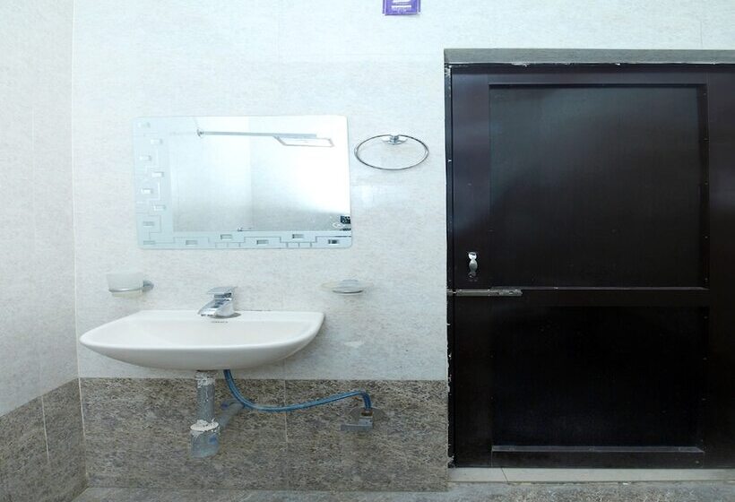 هتل R2d By Oyo Rooms