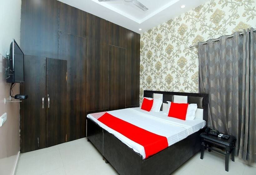 هتل R2d By Oyo Rooms