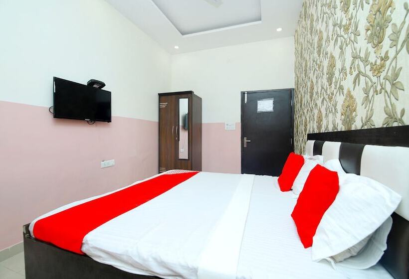 هتل R2d By Oyo Rooms