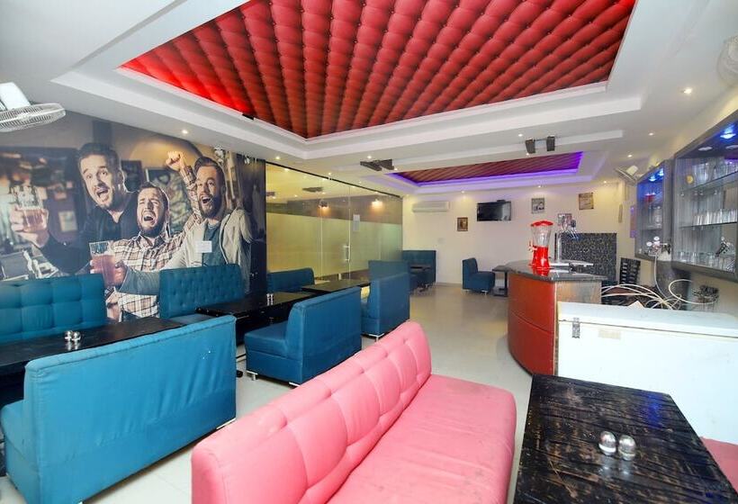 هتل R2d By Oyo Rooms