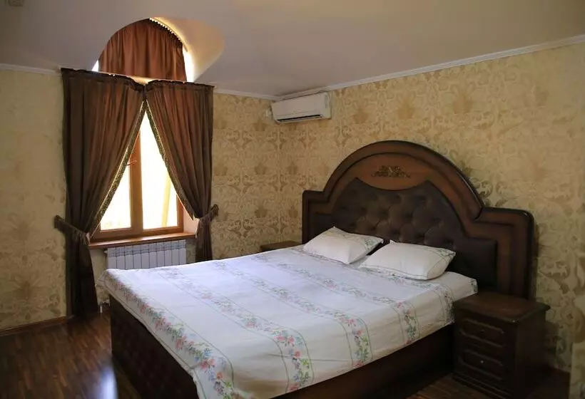 Hotel Raykhan