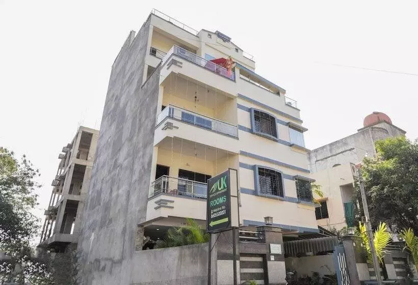 هتل Uk Service Apartment By Oyo Rooms