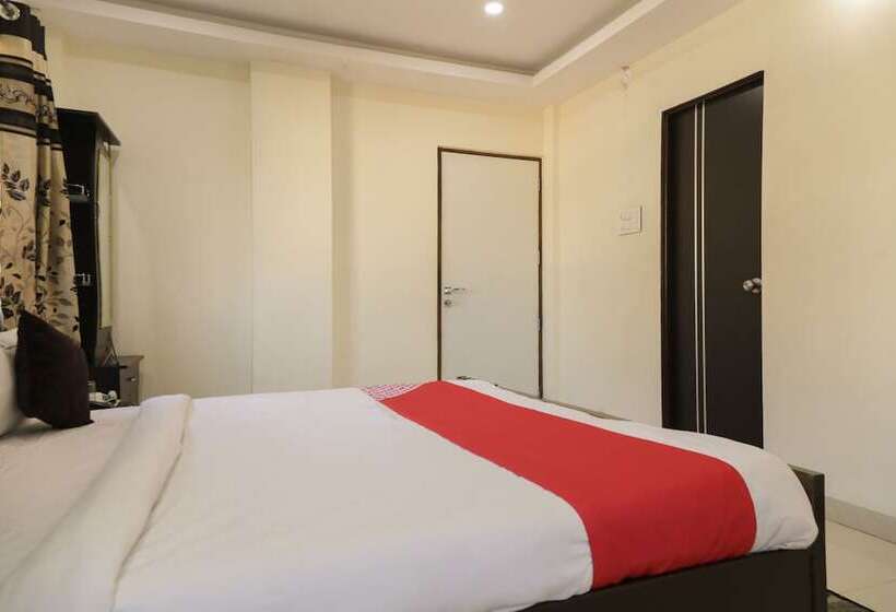 Hotel Uk Service Apartment By Oyo Rooms