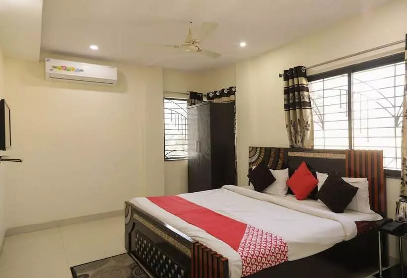 هتل Uk Service Apartment By Oyo Rooms
