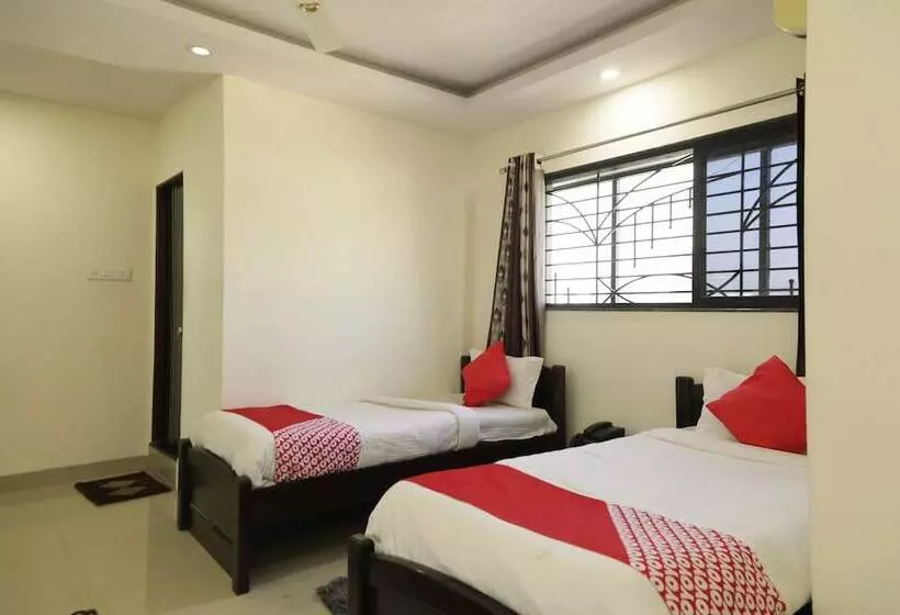 هتل Uk Service Apartment By Oyo Rooms