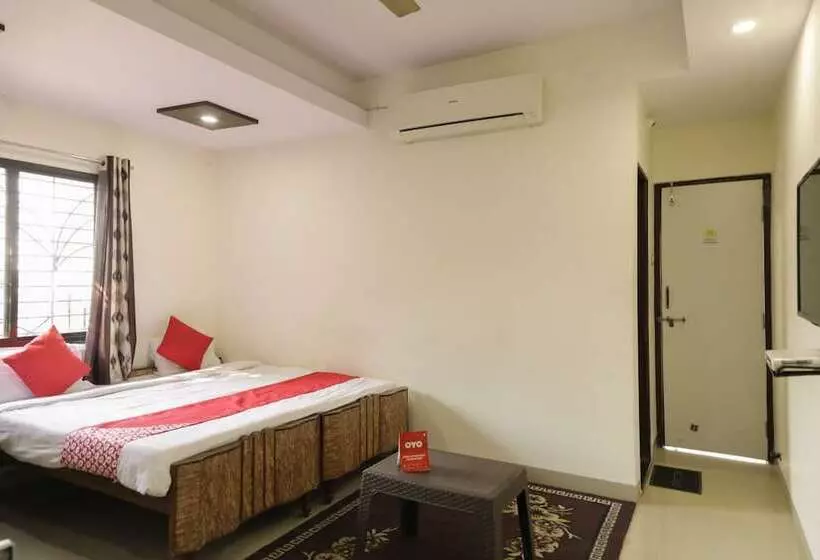 هتل Uk Service Apartment By Oyo Rooms