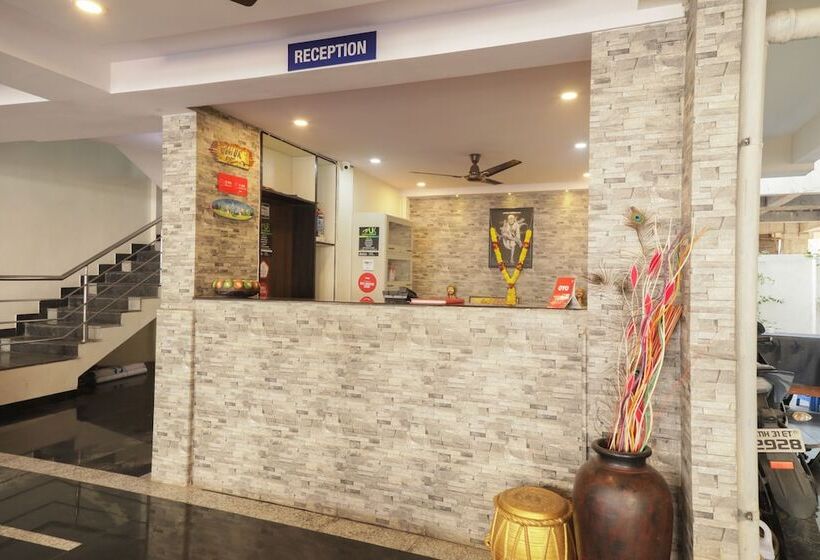 Hotel Uk Service Apartment By Oyo Rooms