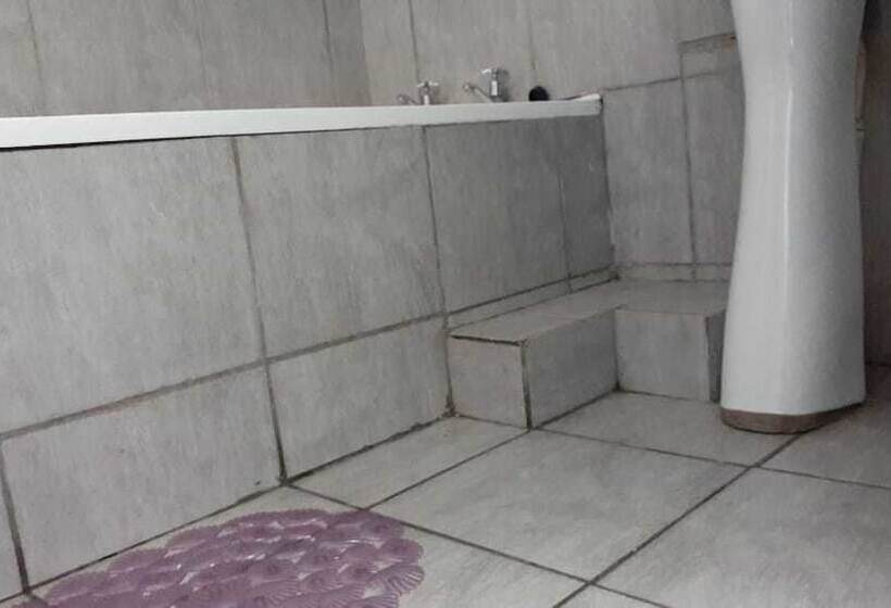 Mthonjeni Residence And Cafe