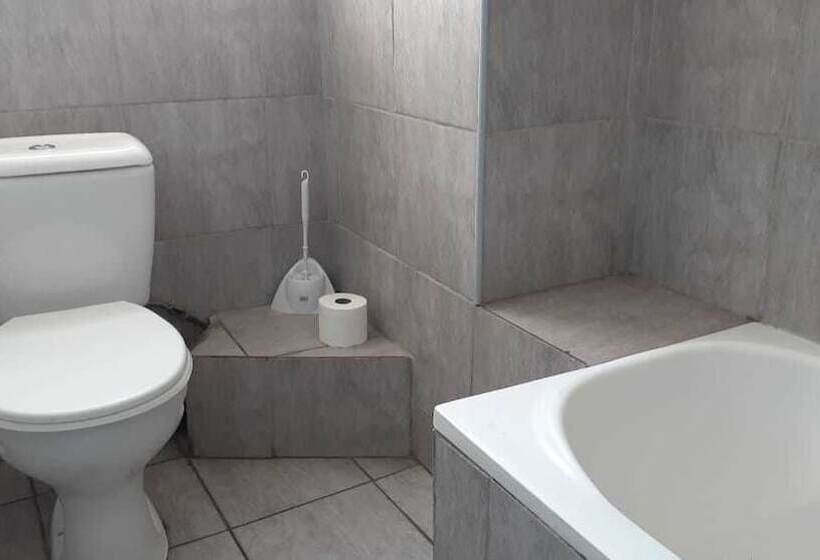 Mthonjeni Residence And Cafe