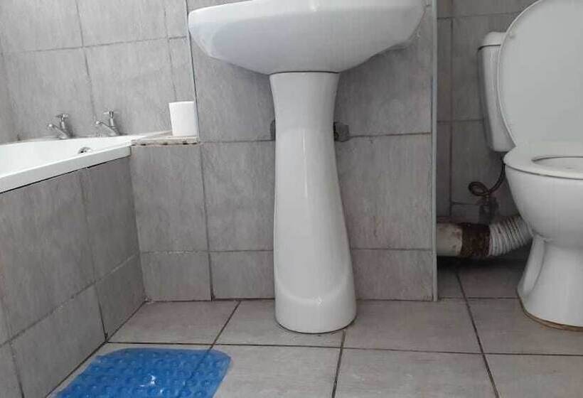 Mthonjeni Residence And Cafe