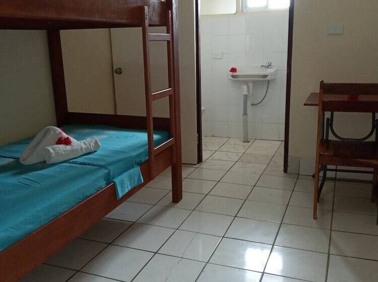 Tropicana Motel & Backpackers