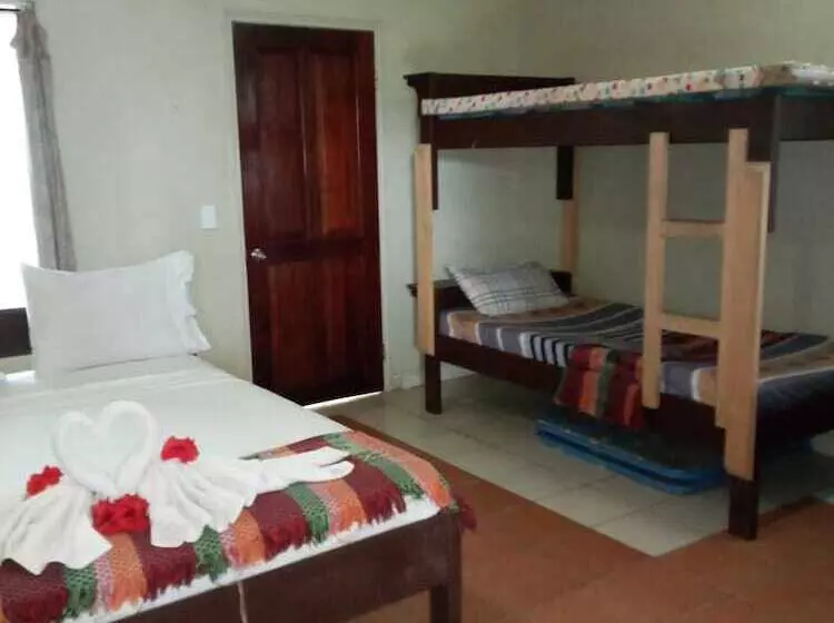 Tropicana Motel & Backpackers