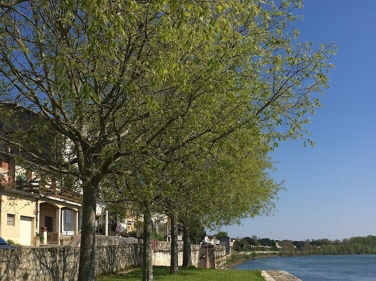 Отель Auberge De Lamagistere