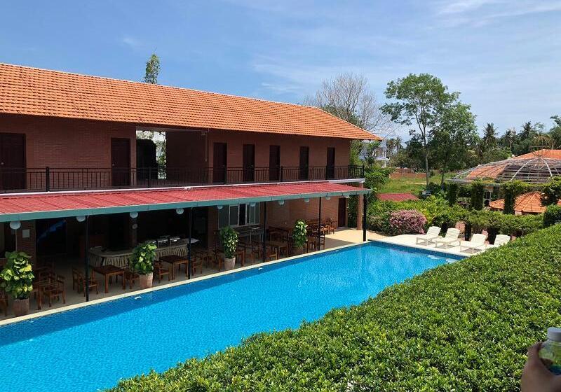 هتل Countryside Phu Quoc Resort
